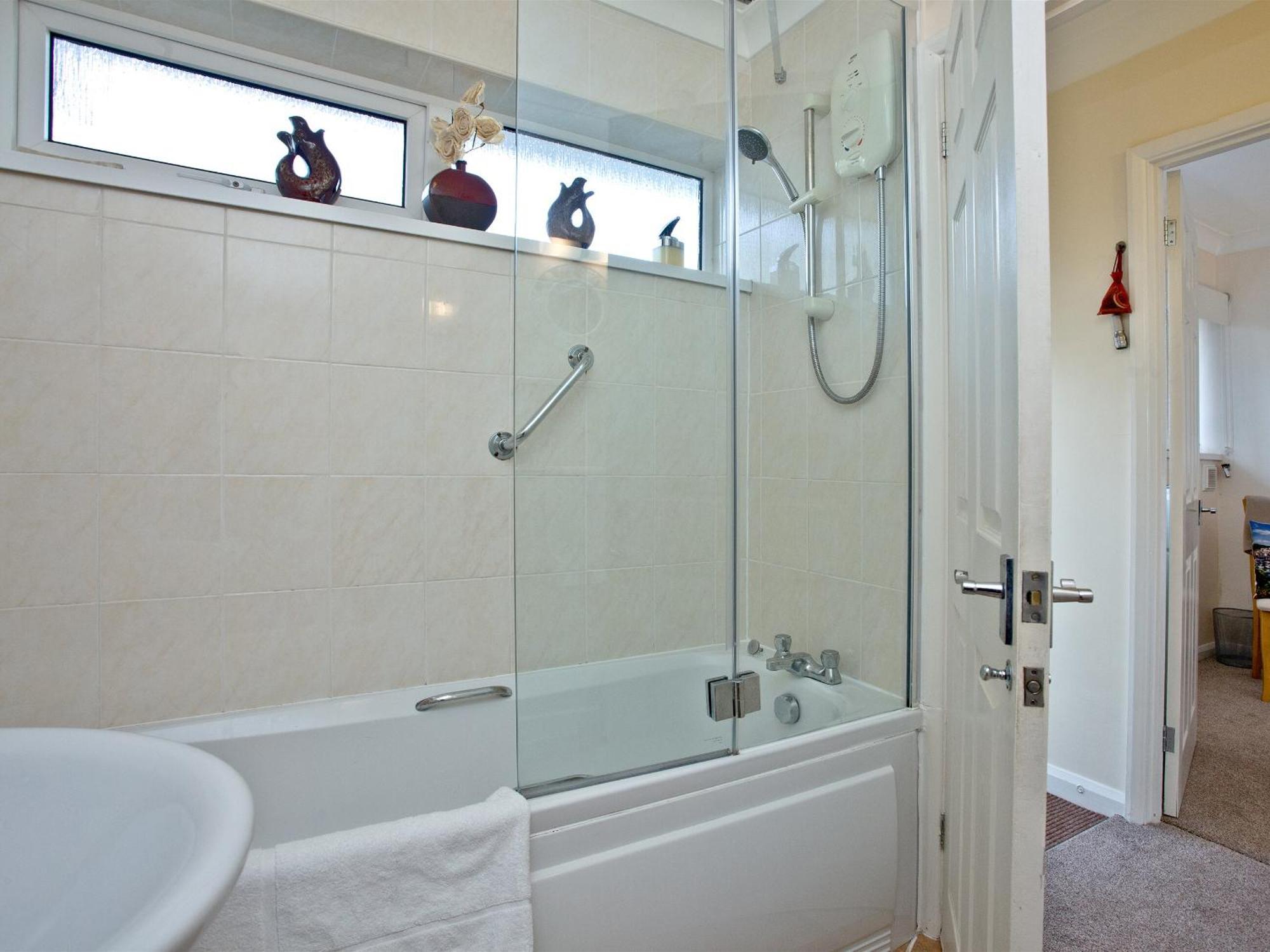 3 Linden Court * Brixham